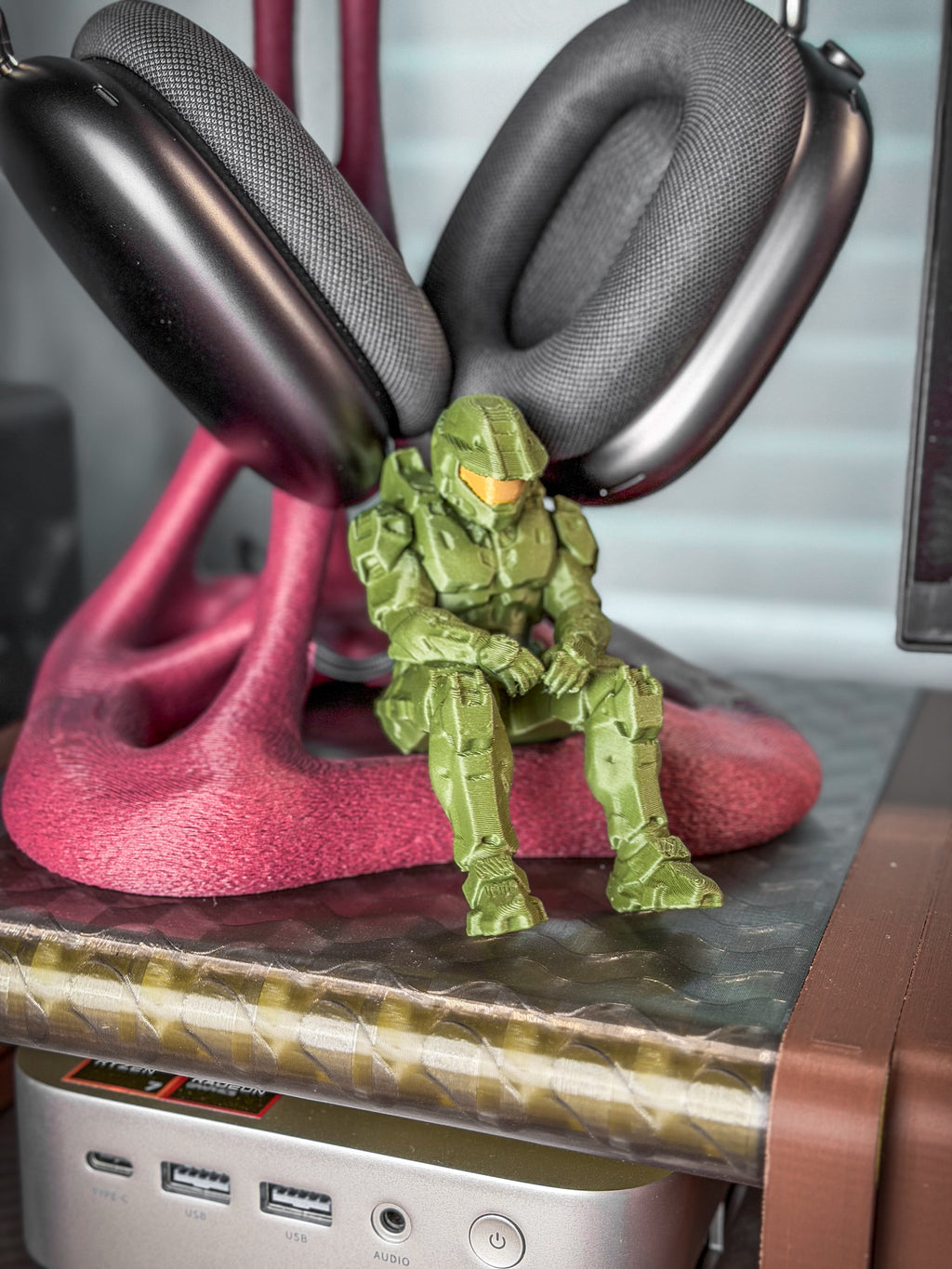 Sad Spartan-Inspired Soldier Desk Decor – 3D Printed Fan Art Figure & Crate