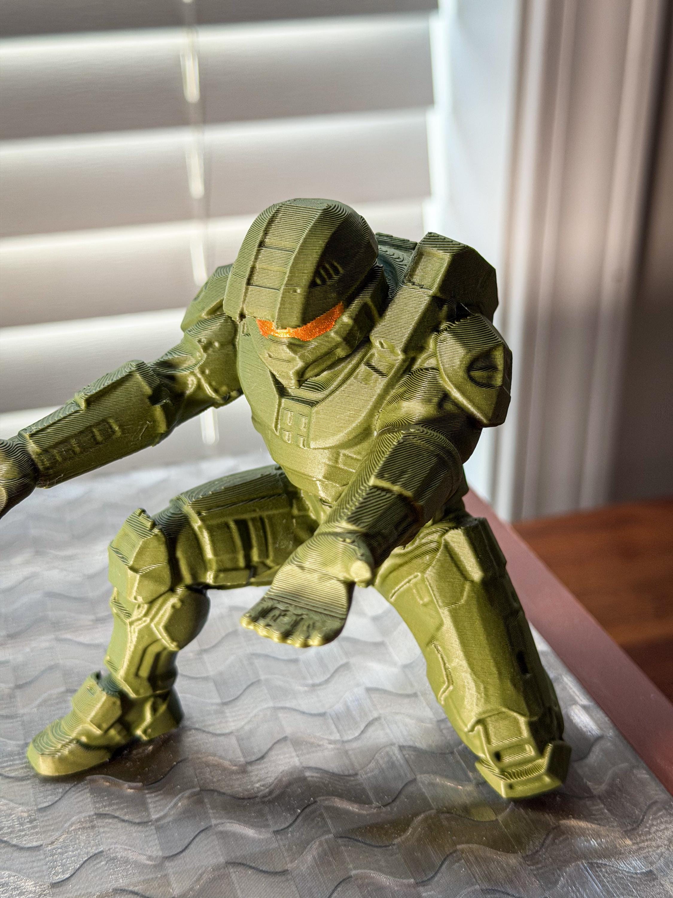 Master Chief pen holder metallic visor detail close-up