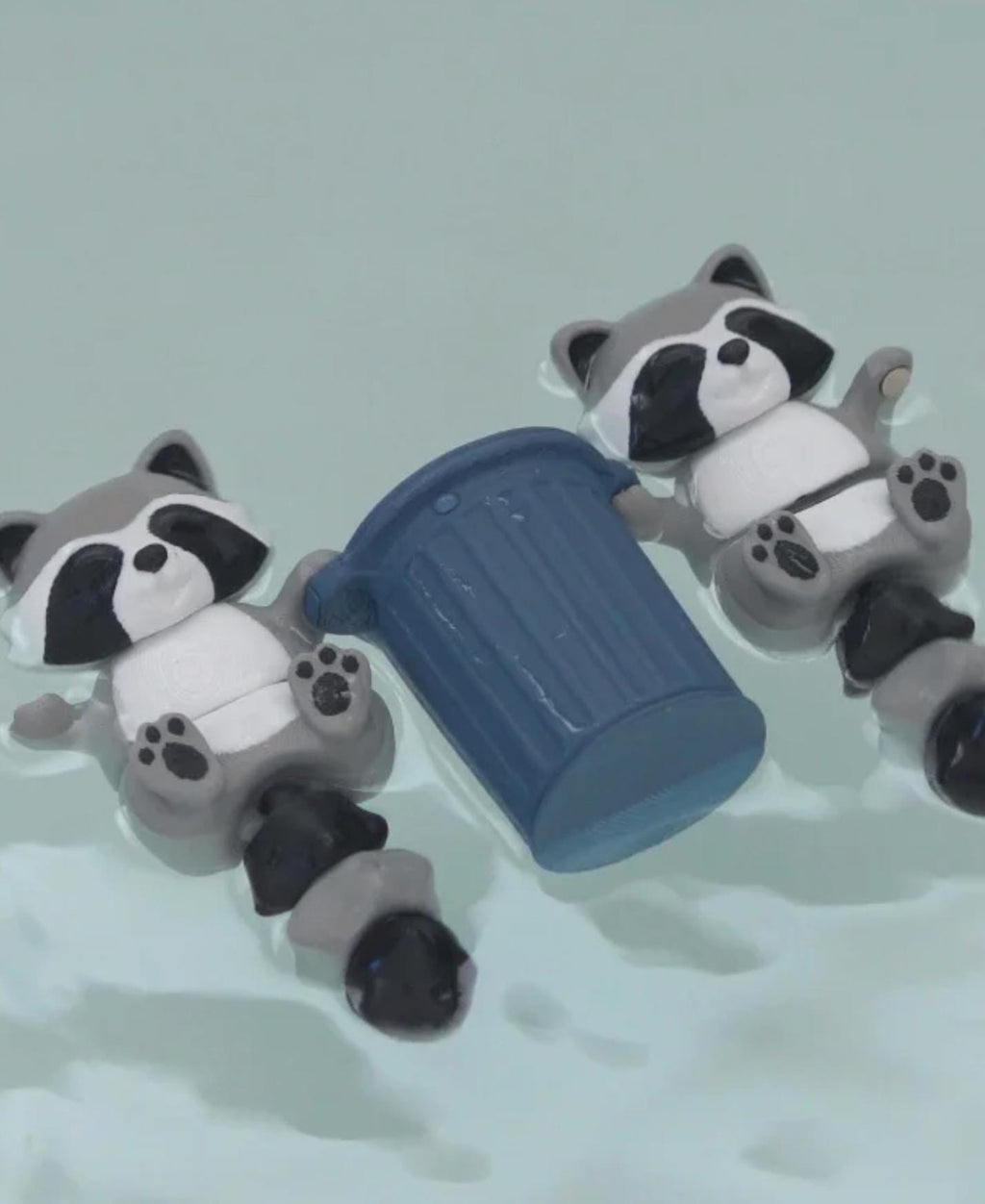 Rusty the Flexi Raccoon – Magnetic Hand-Holding Fidget Toy